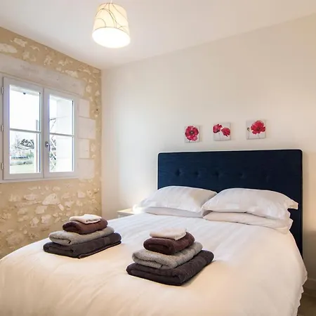 Sleeps 6 Pool Air Con Wifi